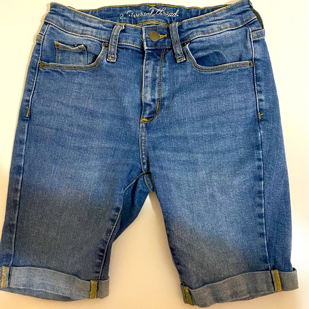 Universal Thread Shorts High Rise Bermuda 2/26R